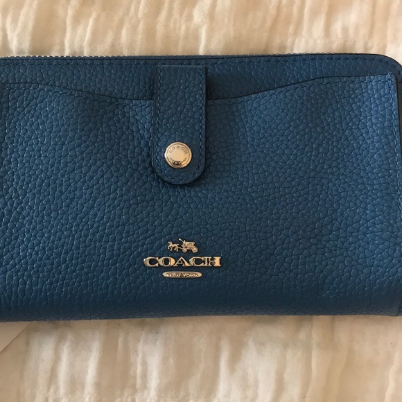 NWT Coach Phone Wallet - Picture 5 of 8